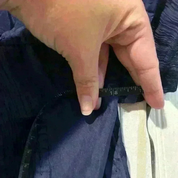 Dian von furstenburg navy button down silk blouse sz. 4 . Office , quite luxury - Picture 2 of 7